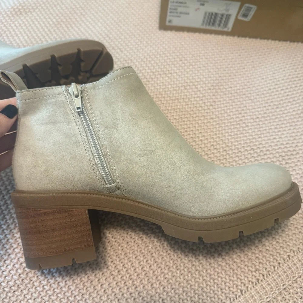 NWT Lucky Brand Sumah Platform Bootie in Dune Suede size 8